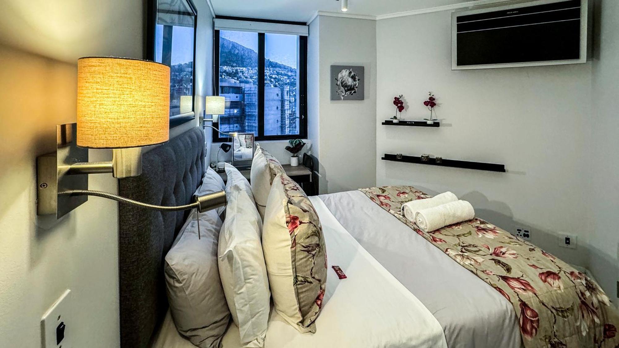 Flamingo Sea Point Sea View Luxury Best Position 1 Bedroom Apartment Queen Size Bed & Inverter For Tv 케이프타운 외부 사진